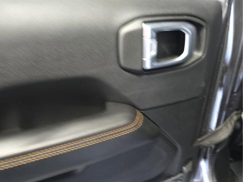 Used 2025 Jeep Wrangler Unlimited Sahara AWD/4WD image 19