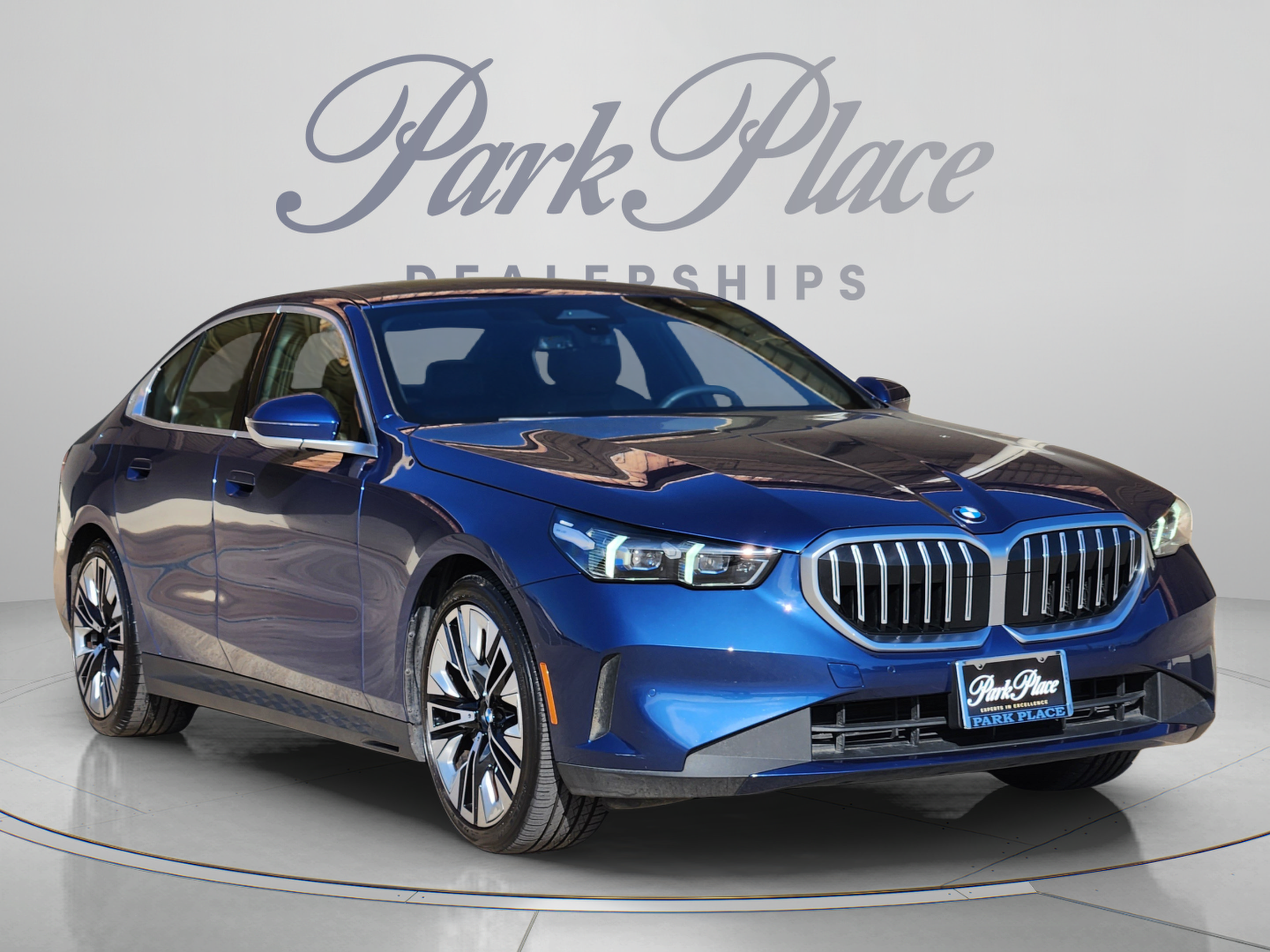 Used 2024 BMW 530i w/ Convenience Package RWD image 8
