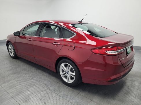 Used 2018 Ford Fusion SE w/ Fusion SE Technology Package FWD image 3