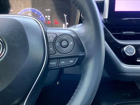 Certified 2025 Toyota Corolla SE w/ SE Premium Package FWD image 24