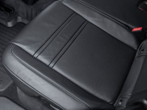 Certified 2022 Porsche Cayenne image 33