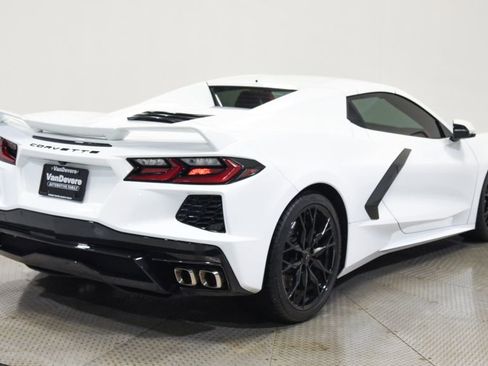 Used 2024 Chevrolet Corvette Stingray Premium Conv w/ Z51 Performance Package image 11