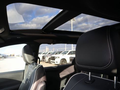 New 2026 Chrysler Pacifica Limited w/ S Appearance Package FWD image 17