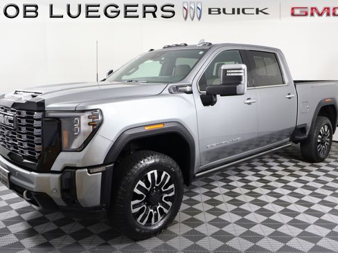 Certified 2025 GMC Sierra 2500 Denali Ultimate AWD/4WD image 5
