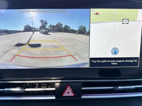 Used 2025 Hyundai Elantra Limited FWD image 5
