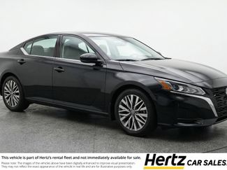 Used 2025 Nissan Altima 2.5 SV video 1
