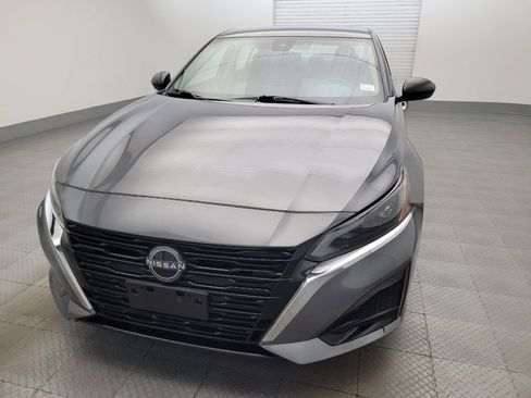 Used 2024 Nissan Altima 2.5 SV FWD image 15
