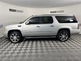 Used 2011 Cadillac Escalade ESV Luxury image 3