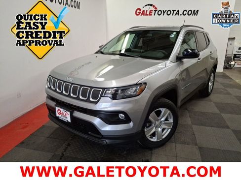 Used 2022 Jeep Compass Latitude image 1