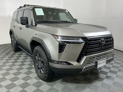 Used 2024 Lexus GX 550 AWD/4WD image 4