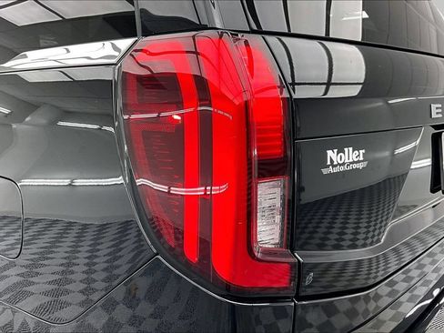 Used 2025 Ford Expedition Max Active AWD/4WD image 31
