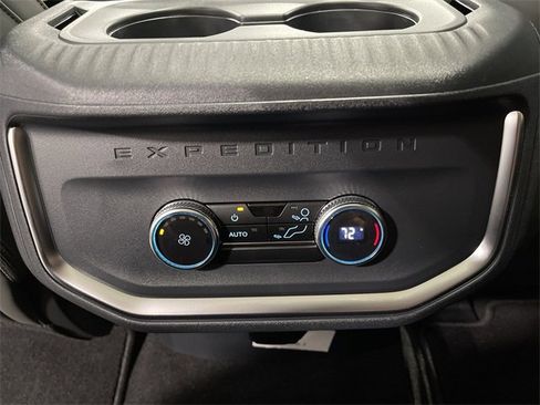 New 2025 Ford Expedition Active image 37