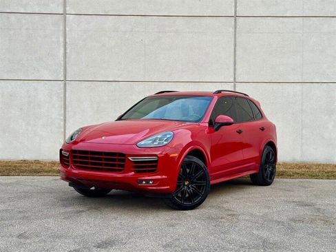 Used 2016 Porsche Cayenne Turbo image 4