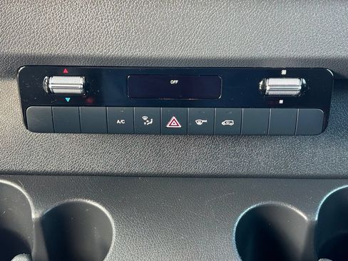 Used 2025 Mercedes-Benz Sprinter 2500 image 18