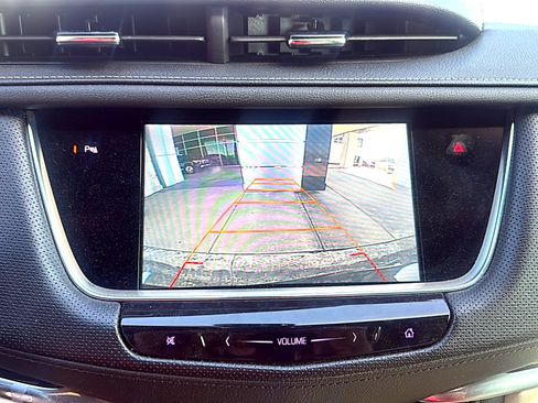 Used 2017 Cadillac XT5 FWD image 11