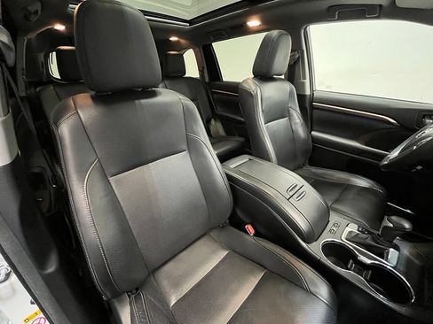 Used 2016 Toyota Highlander Limited Platinum AWD/4WD image 12