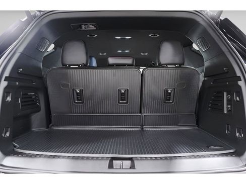 Used 2026 Chevrolet Traverse RS w/ LPO, Floor Liner Package AWD/4WD image 39