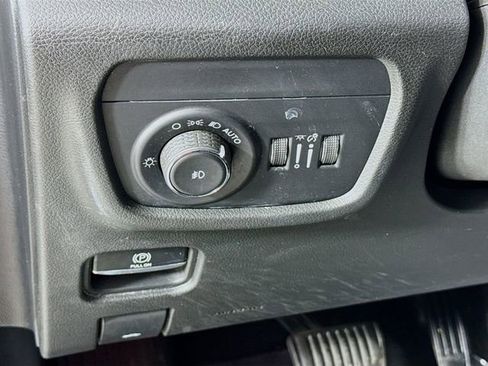 Used 2022 Jeep Grand Cherokee Overland image 10