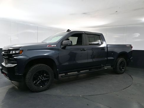 Used 2021 Chevrolet Silverado 1500 LT Trail Boss w/ Convenience Package II AWD/4WD image 2