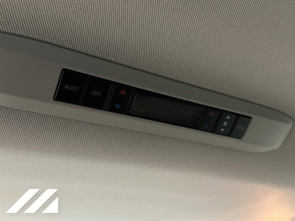Used 2024 Toyota Sienna XLE AWD/4WD image 27