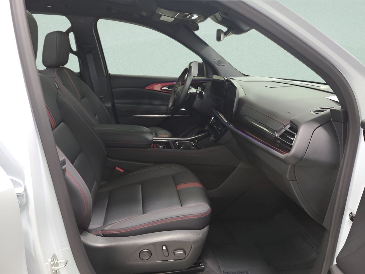 Used 2026 Chevrolet Traverse RS w/ LPO, Floor Liner Package AWD/4WD image 15