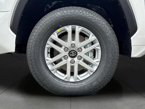 New 2026 Toyota Tundra SR5 AWD/4WD image 32