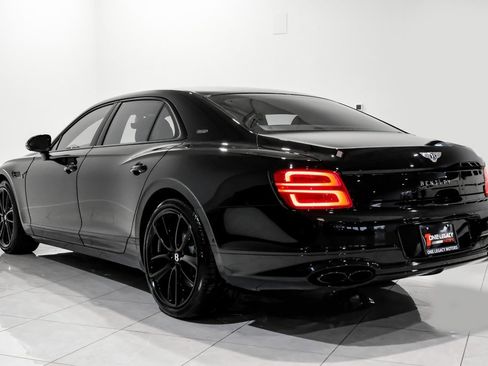 Used 2024 Bentley Flying Spur V8 image 9