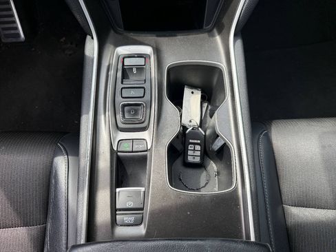 Used 2018 Honda Accord Sport image 12