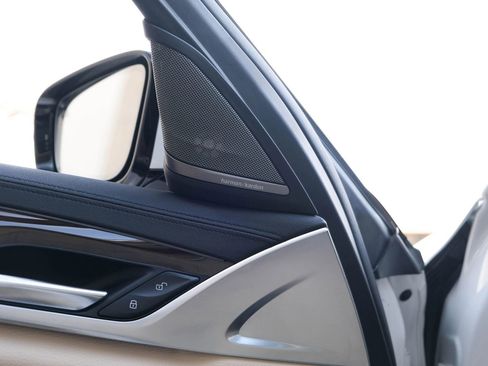 Used 2018 BMW 540i image 21