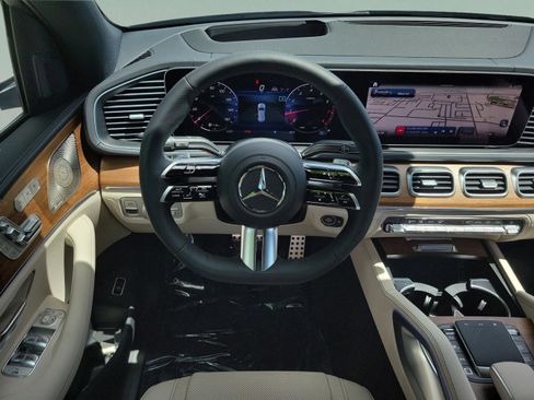 New 2026 Mercedes-Benz GLS 580 4MATIC image 19