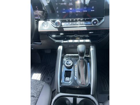 Used 2023 Chevrolet Colorado Z71 w/ Z71 Convenience Package 2 AWD/4WD image 10