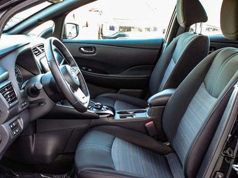 Used 2023 Nissan Leaf SV Plus image 32