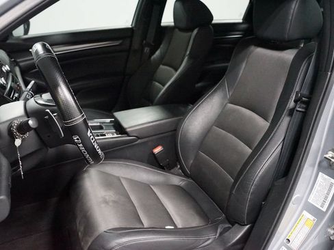 Used 2019 Honda Accord Sport image 6