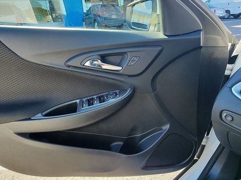 Used 2023 Chevrolet Malibu LT image 18