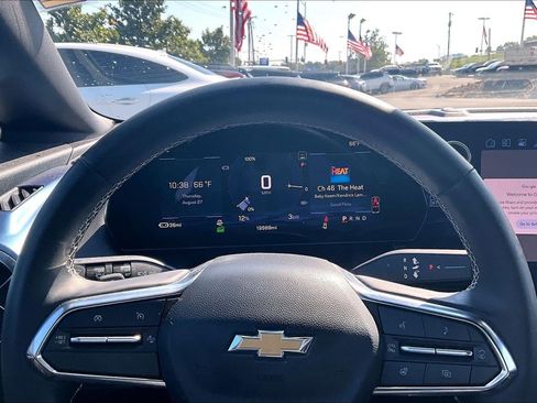 Used 2024 Chevrolet Equinox EV LT FWD image 19