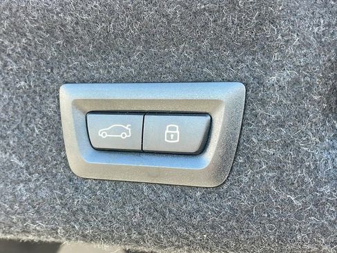 Used 2025 BMW 430i Coupe w/ Premium Package image 27