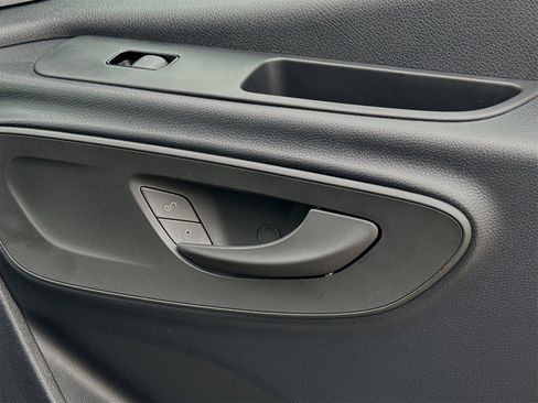 Used 2024 Mercedes-Benz Sprinter 2500 image 19