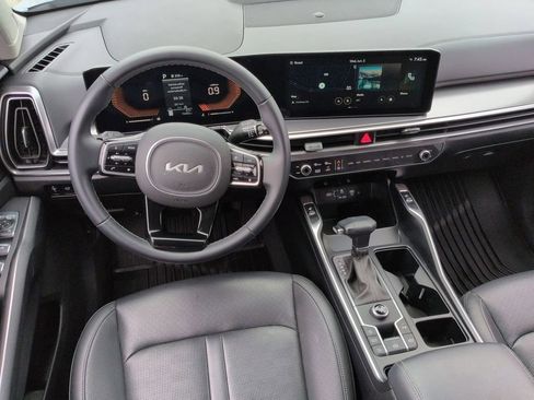 Certified 2025 Kia Sorento EX w/ Panoramic Sunroof Package FWD image 21