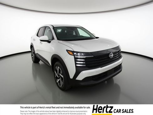 Used 2025 Nissan Kicks SV image 1