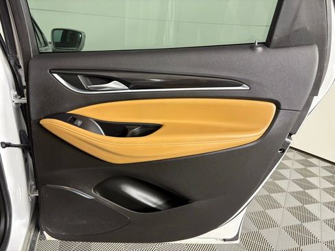 Used 2018 Buick Enclave Essence image 47