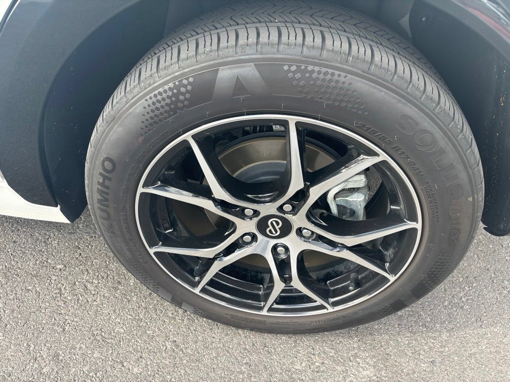 Certified 2023 Kia Niro Wind w/ Wind Preserve Package FWD image 3