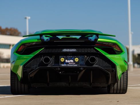 Used 2023 Lamborghini Huracan Tecnica image 14