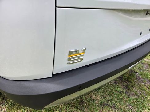 Used 2023 Rivian R1S Adventure AWD/4WD image 13