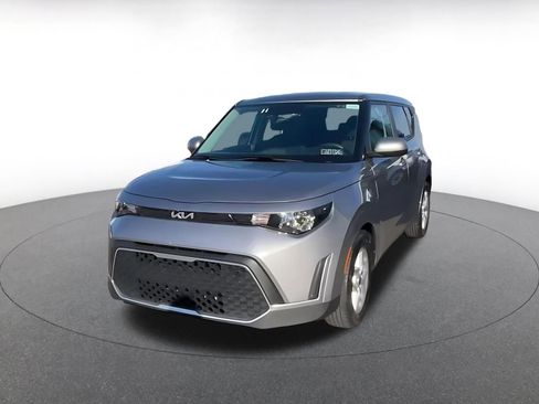 Used 2025 Kia Soul LX w/ LX Technology Package image 7