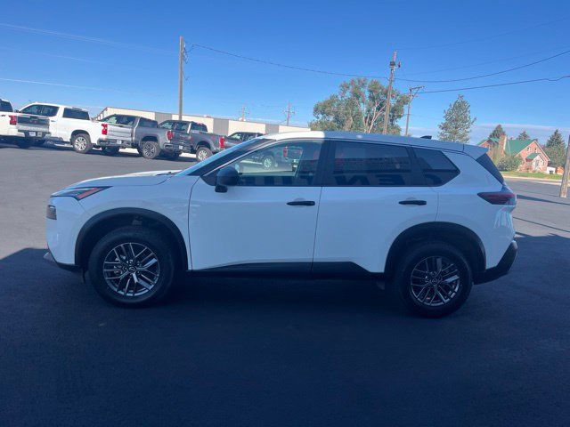 Used 2023 Nissan Rogue S AWD/4WD image 7