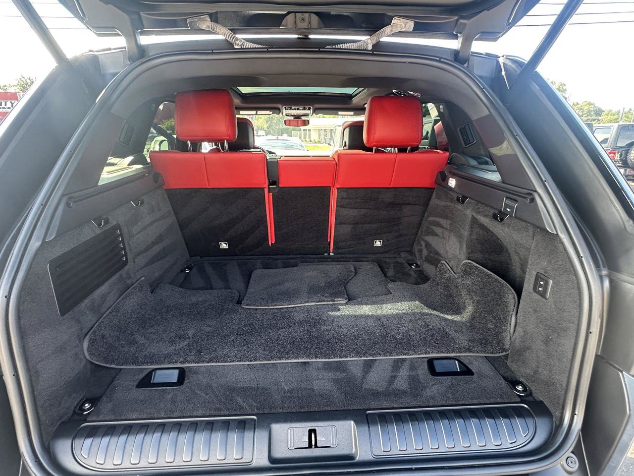 Used 2019 Land Rover Range Rover Sport Supercharged AWD/4WD image 25