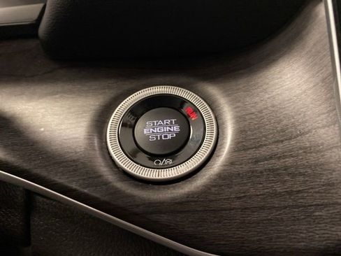 Used 2022 Jeep Grand Cherokee L Limited w/ Black Appearance Package AWD/4WD image 19
