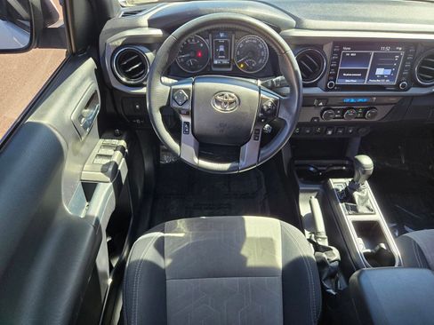 Used 2021 Toyota Tacoma TRD Sport w/ Technology Package image 11