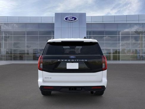 New 2025 Ford Expedition Active image 5