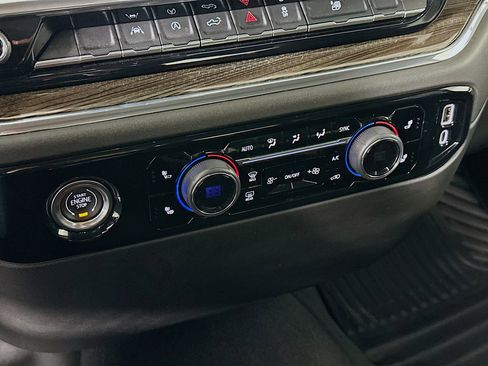 Used 2023 Chevrolet Silverado 1500 LT AWD/4WD image 23
